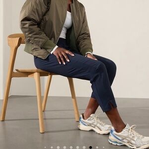 Athleta navy blue Brooklyn ankle pants | size 8